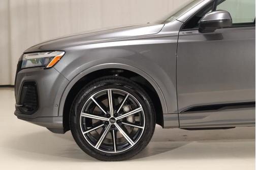 2025 Audi Q7 45 Premium Plus