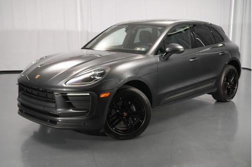 Volcano Grey Metallic 2022 Porsche Macan Macan