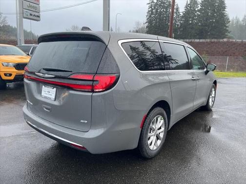 2025 Chrysler Pacifica L