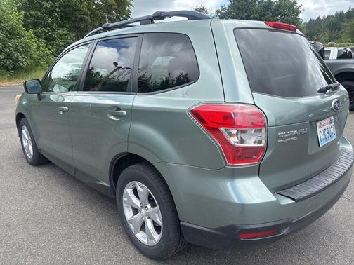 Jasmine Green Metallic 2015 Subaru Forester 2.5i Premium