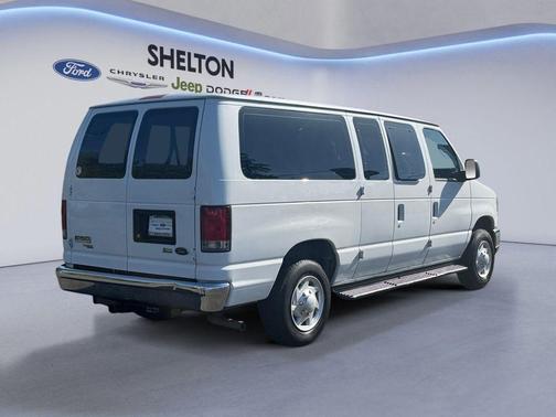 Oxford White Clearcoat 2009 Ford E150 XLT