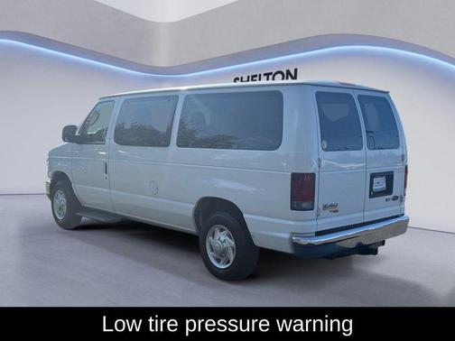 Oxford White Clearcoat 2009 Ford E150 XLT