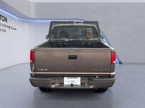 1999 Chevrolet S-10 LS Extended Cab