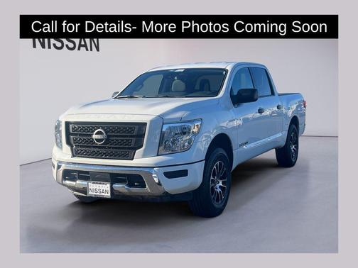 2023 Nissan Titan SV