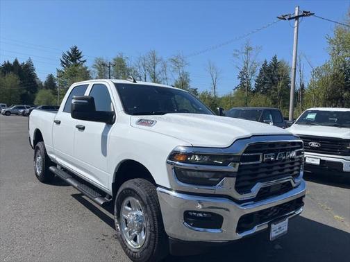 2025 RAM 3500 Tradesman Crew Cab 4x4 6'4' Box