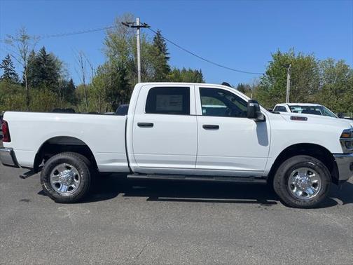 2025 RAM 3500 Tradesman Crew Cab 4x4 6'4' Box