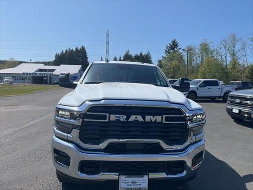 2025 RAM 3500 Tradesman Crew Cab 4x4 6'4' Box