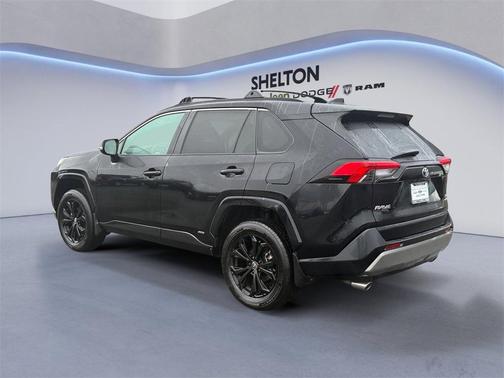 2022 Toyota RAV4 Hybrid SE