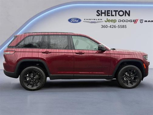2025 Jeep Grand Cherokee Laredo
