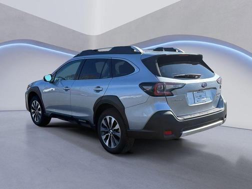Ice Silver Metallic 2025 Subaru Outback Touring