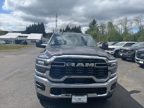 2025 RAM 3500 Tradesman Crew Cab 4x4 6'4' Box