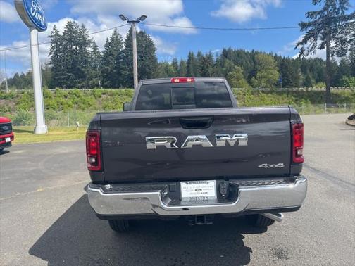 2025 RAM 3500 Tradesman Crew Cab 4x4 6'4' Box
