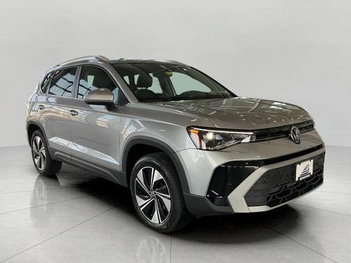 Pyrite Silver Metallic 2026 Volkswagen Taos SE