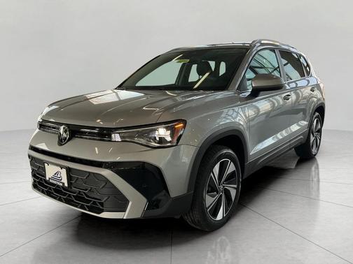 Pyrite Silver Metallic 2026 Volkswagen Taos SE