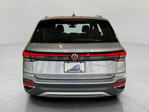 Pyrite Silver Metallic 2026 Volkswagen Taos SE