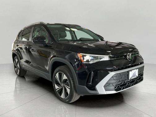 Deep Black Pearl 2026 Volkswagen Taos SE