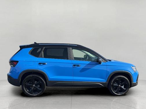 2025 Volkswagen Taos 1.5T SE Black