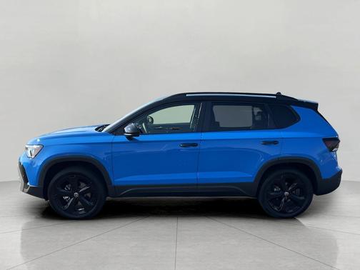 2025 Volkswagen Taos 1.5T SE Black