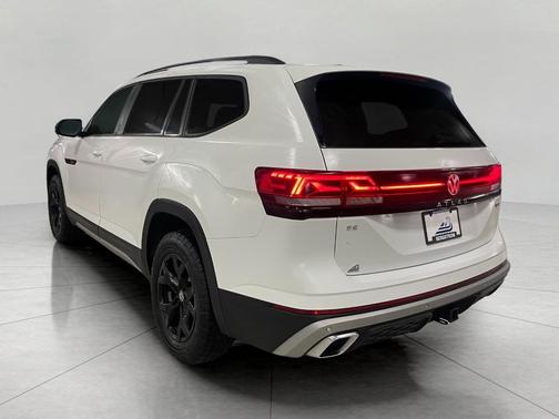 2024 Volkswagen Atlas 2.0T SE w/Technology 4MOTION