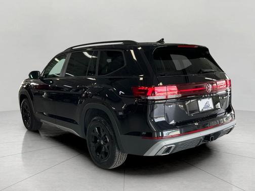 Deep Black Pearl 2026 Volkswagen Atlas Peak Edition