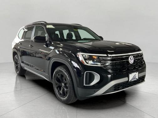 Deep Black Pearl 2026 Volkswagen Atlas Peak Edition