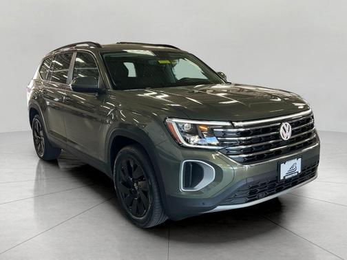 Avocado Green Pearl 2026 Volkswagen Atlas 2.0T SE w/Technology 4MOTION