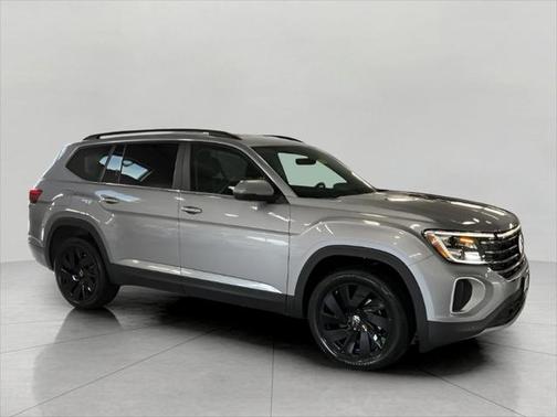 2025 Volkswagen Atlas 2.0T SE w/Technology 4MOTION