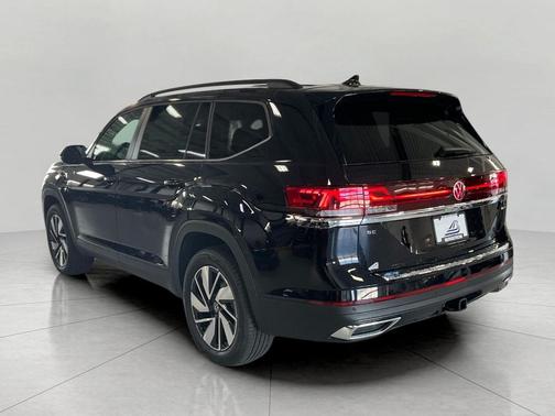 Deep Black Pearl 2026 Volkswagen Atlas 2.0T SE w/Technology 4MOTION