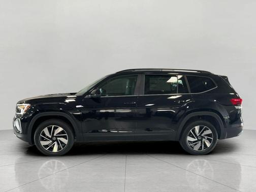Deep Black Pearl 2026 Volkswagen Atlas 2.0T SE w/Technology 4MOTION