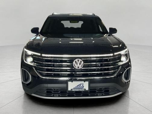 Deep Black Pearl 2026 Volkswagen Atlas 2.0T SE w/Technology 4MOTION
