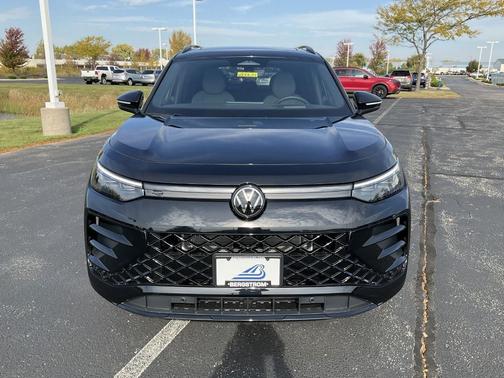 2025 Volkswagen Tiguan 2.0T SE R-Line Black 4MOTION