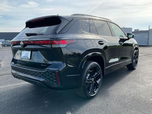 2025 Volkswagen Tiguan 2.0T SE R-Line Black 4MOTION