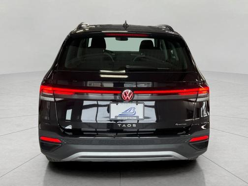 Deep Black Pearl 2026 Volkswagen Taos S
