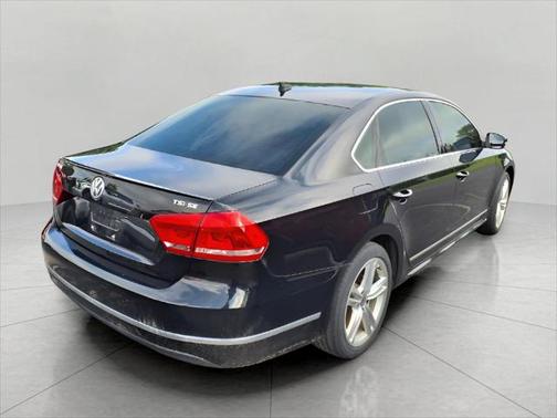 2015 Volkswagen Passat 1.8T Auto SE w/Sunroof & Nav
