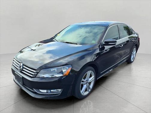 2015 Volkswagen Passat 1.8T Auto SE w/Sunroof & Nav