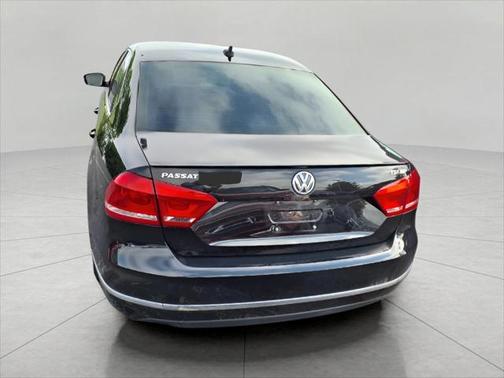 2015 Volkswagen Passat 1.8T Auto SE w/Sunroof & Nav