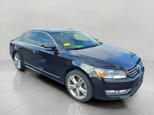 2015 Volkswagen Passat 1.8T Auto SE w/Sunroof & Nav