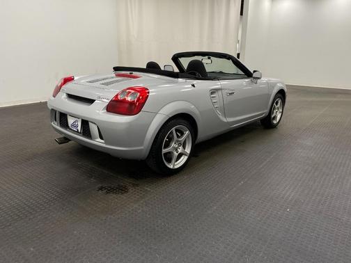 2004 Toyota MR2 2dr Conv Manual