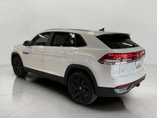 2026 Volkswagen Atlas Cross Sport 2.0T SE w/Technology 4MOTION