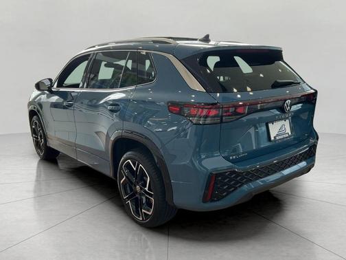 monterey blue pearl 2026 Volkswagen Tiguan 2.0T SEL R-Line 4MOTION