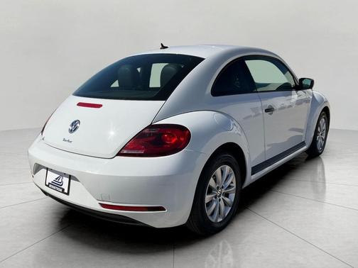 Pure White 2017 Volkswagen Beetle 1.8T