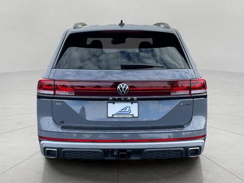 2026 Volkswagen Atlas 2.0T Peak Edition