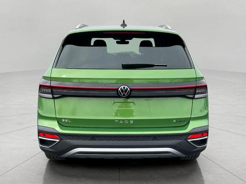 Bright Moss Green Metallic 2026 Volkswagen Taos SEL