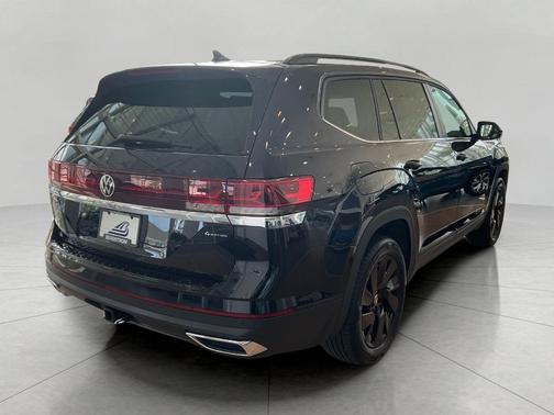Deep Black Pearl 2026 Volkswagen Atlas 2.0T SE w/Technology 4MOTION