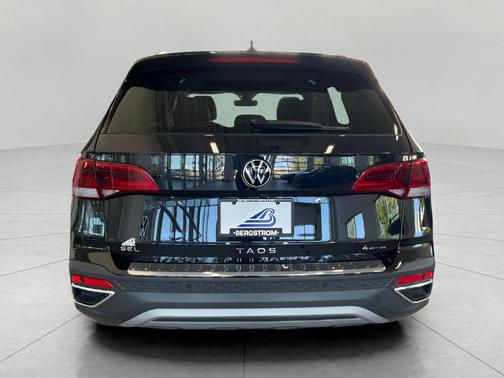 2024 Volkswagen Taos 1.5T SEL