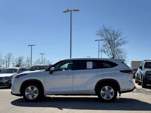 2024 Toyota Highlander LE