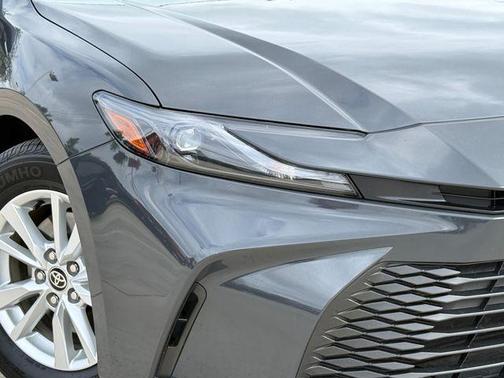 UNDERGROUND 2025 Toyota Camry LE