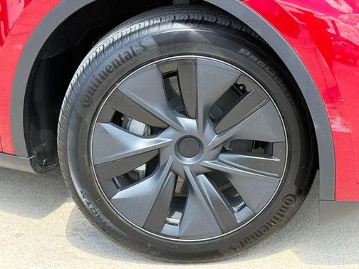 2025 Tesla Model Y Long Range