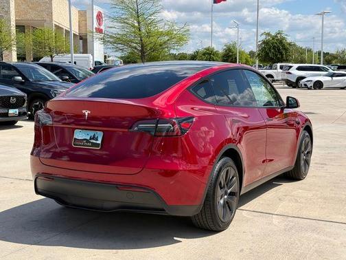 2025 Tesla Model Y Long Range