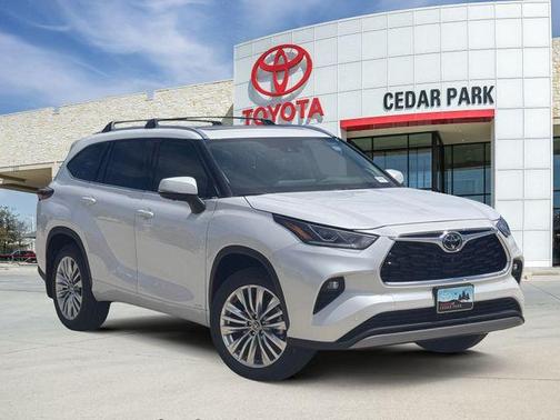 Desert Wind 2026 Toyota Highlander Hybrid Platinum